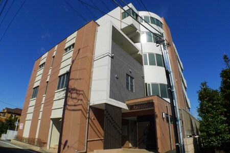 ChaRLes2外観写真