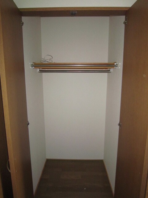 物件内観写真10　(収納)