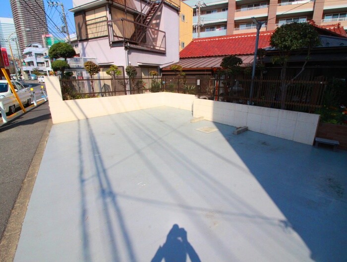 物件外観写真3　(駐車場)