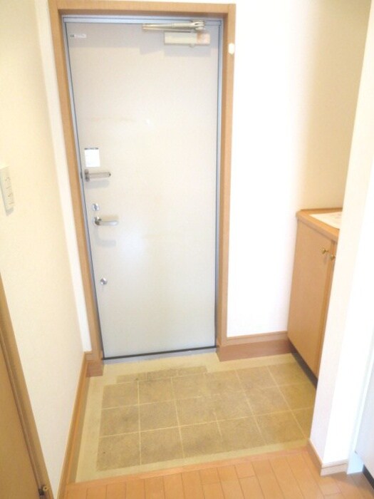 物件内観写真10　(玄関)