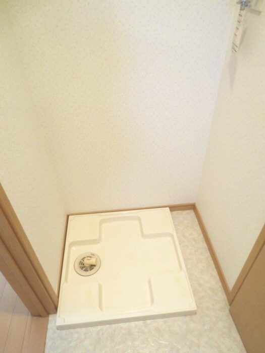 物件内観写真11　(洗濯機置場)