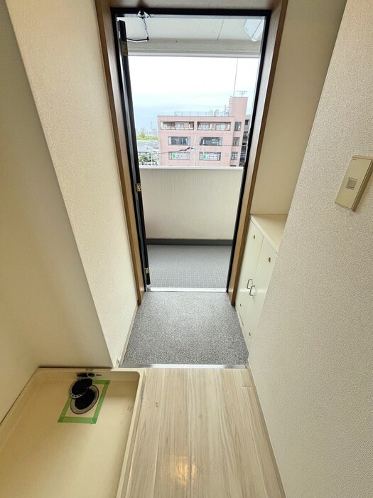 物件内観写真15　(玄関)