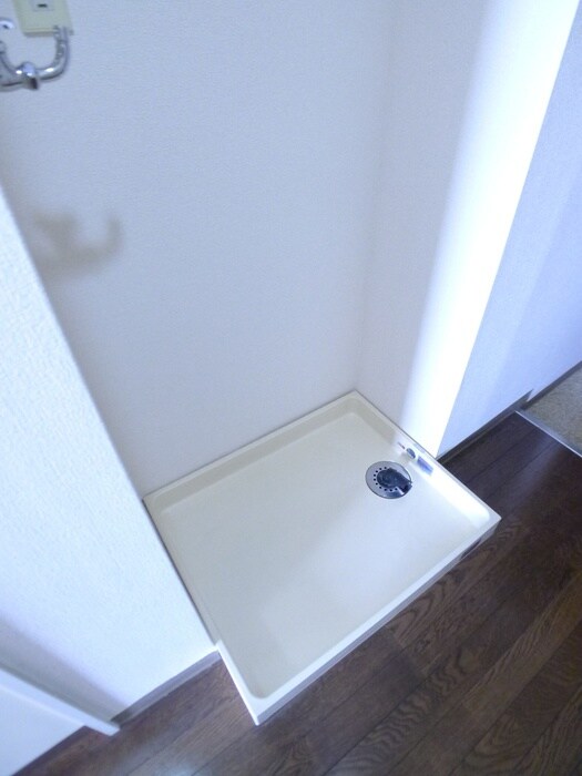 物件内観写真18　(洗濯機置場)