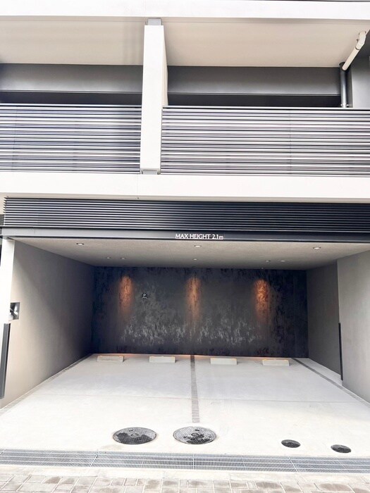 物件外観写真6　(駐車場)