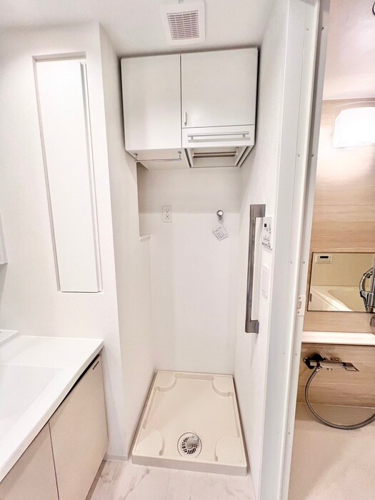 物件内観写真15　(洗濯機置場)