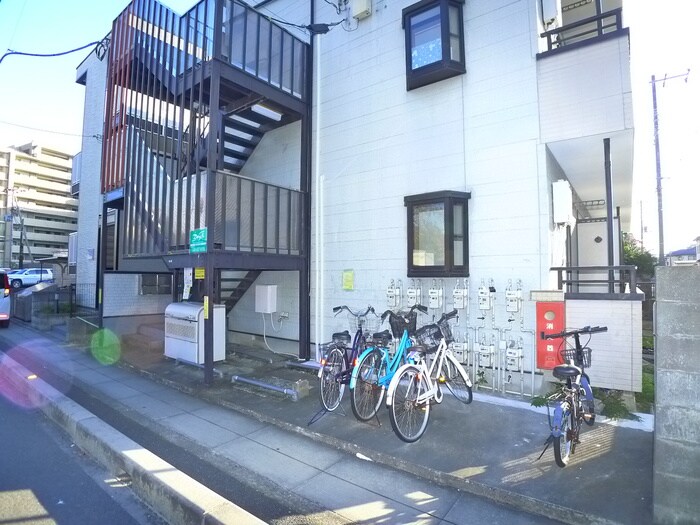 物件外観写真4　(エントランス部分)