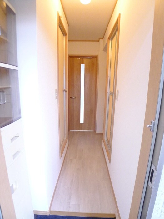 物件内観写真12　(玄関)