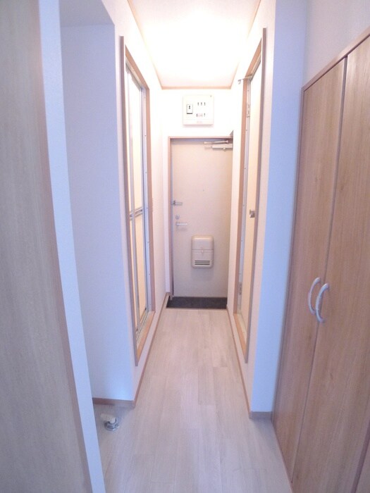 物件内観写真16　(廊下)