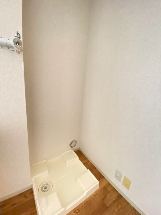 物件内観写真13　(洗濯機置場)