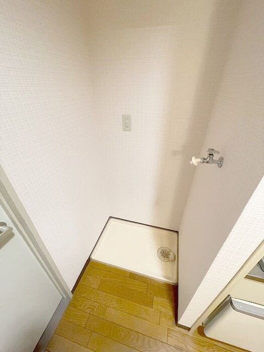 物件内観写真13　(洗濯機置場)