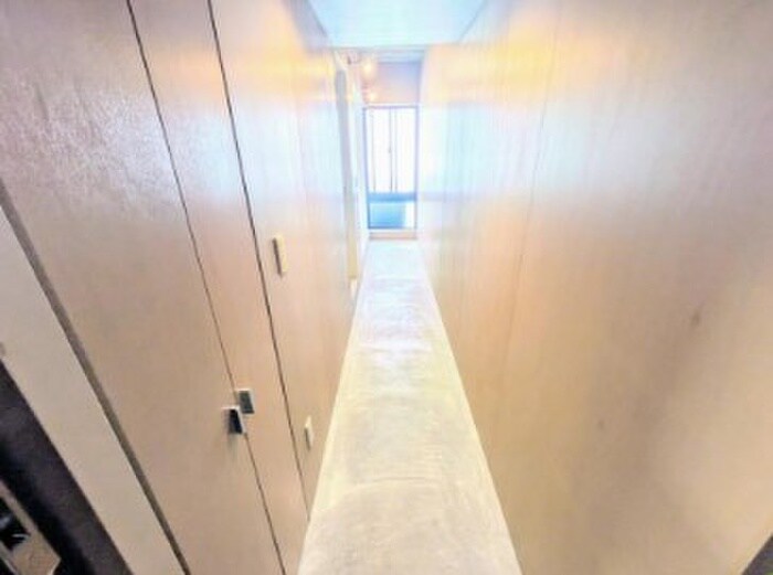 物件内観写真7　(玄関)