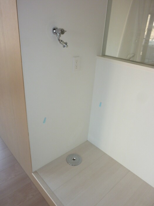 物件内観写真16　(洗濯機置場)