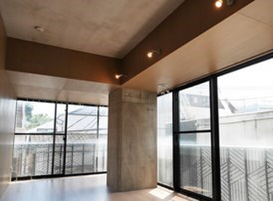 物件内観写真22　(室内からの展望)