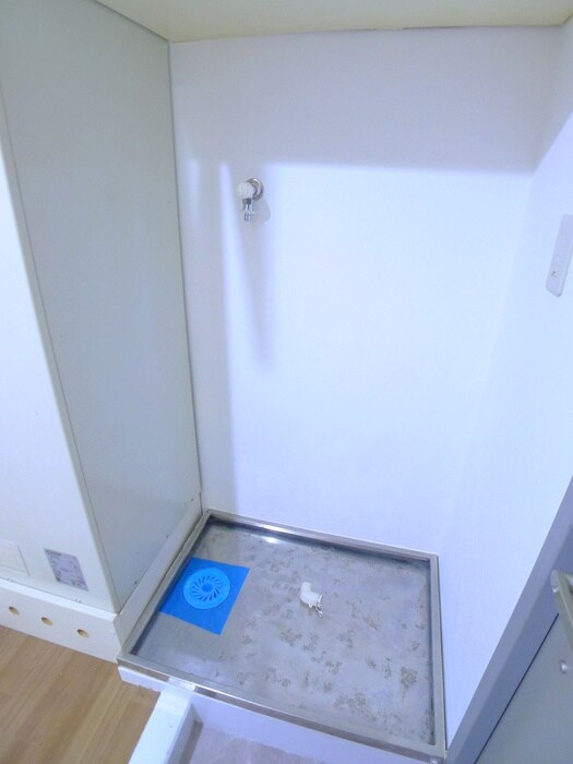 物件内観写真13　(洗濯機置場)