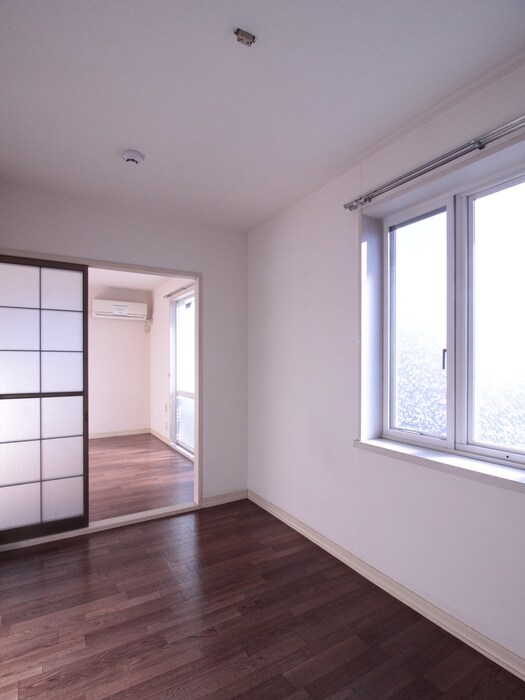 物件内観写真10　(居室)