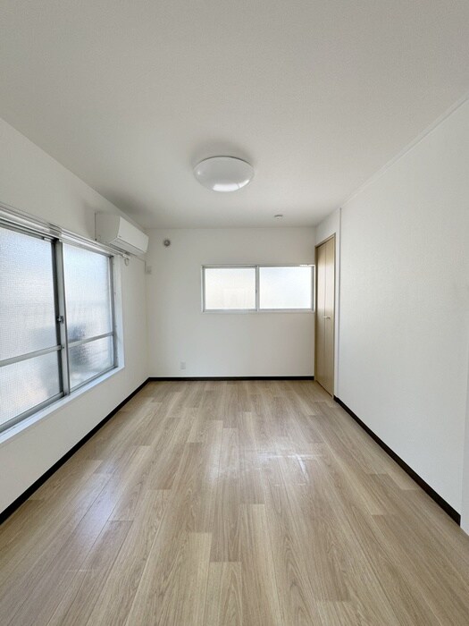 物件内観写真8　(居室)