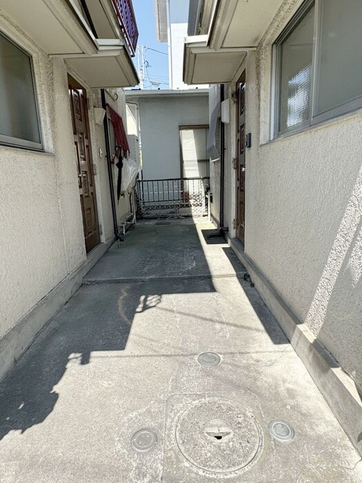 物件外観写真5　(エントランス部分)