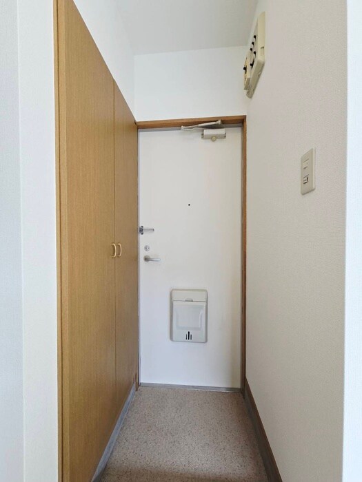 物件内観写真16　(玄関)