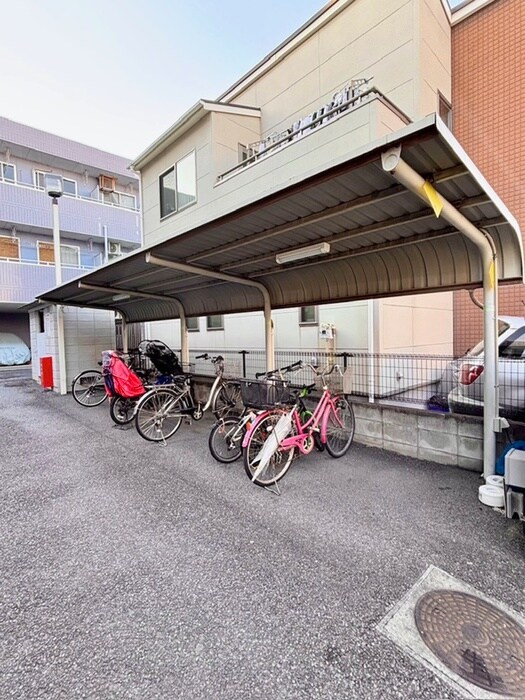 物件外観写真5　(駐輪場)