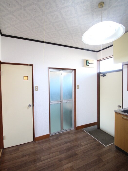 物件内観写真16　(玄関)