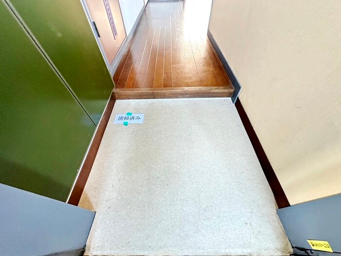 物件内観写真18　(玄関)