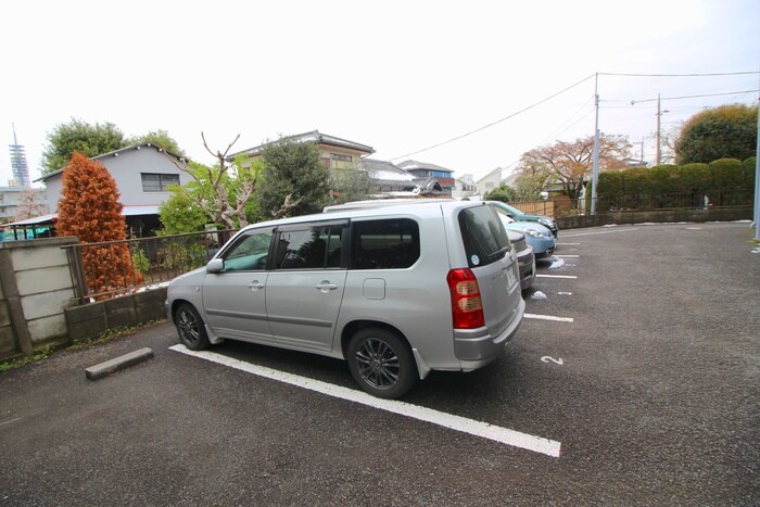 物件外観写真3　(駐車場)