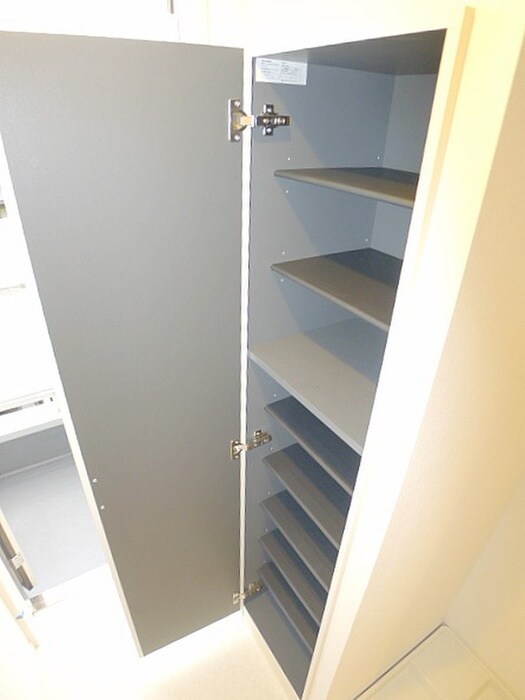 物件内観写真8　(靴箱)