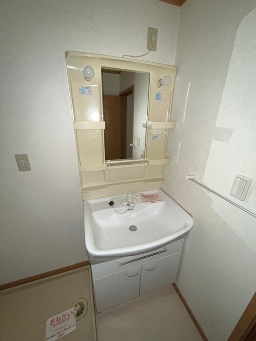 物件内観写真9　(洗面)