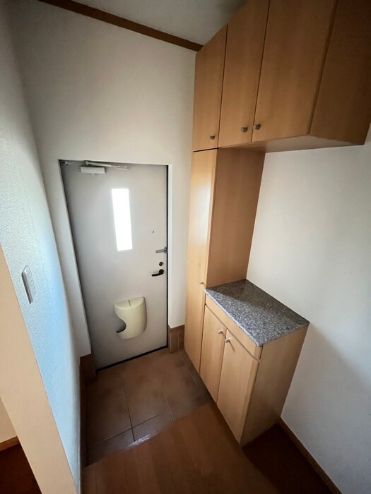 物件内観写真18　(玄関)
