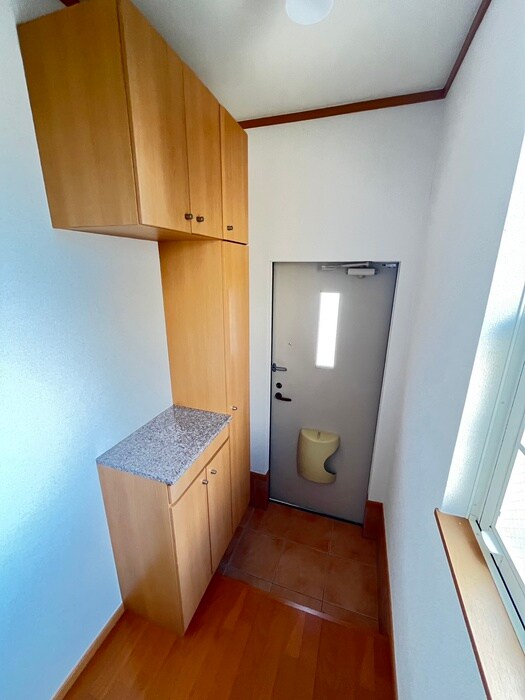 物件内観写真18　(玄関)
