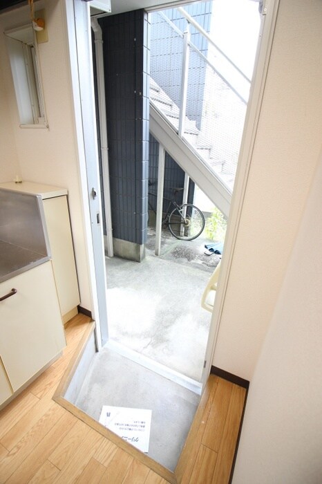 物件内観写真16　(玄関)