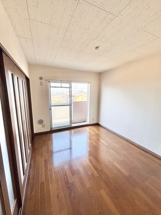 物件内観写真10　(居室)