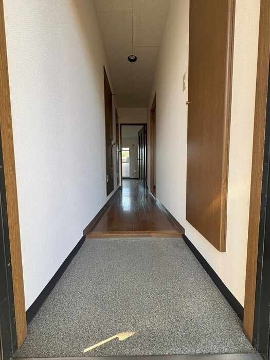 メルベーユ西上尾の玄関