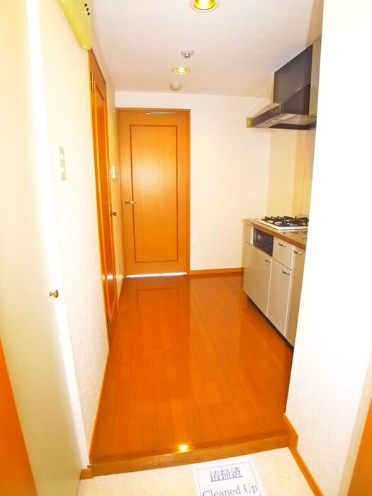 物件内観写真16　(玄関)