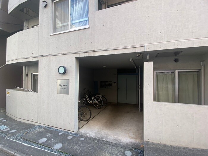 物件外観写真4　(エントランス部分)