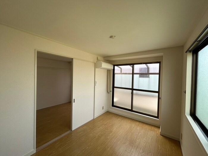 物件内観写真10　(居室)