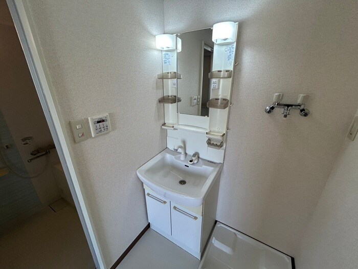 物件内観写真19　(洗濯機置場)