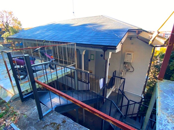 物件外観写真4　(エントランス部分)