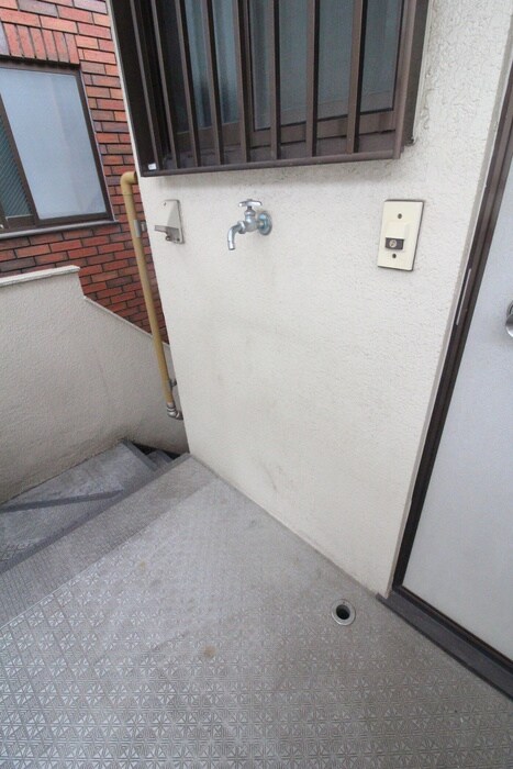 物件内観写真12　(洗濯機置場)