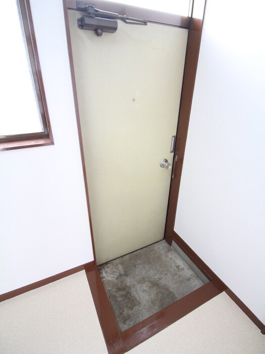 物件内観写真14　(玄関)