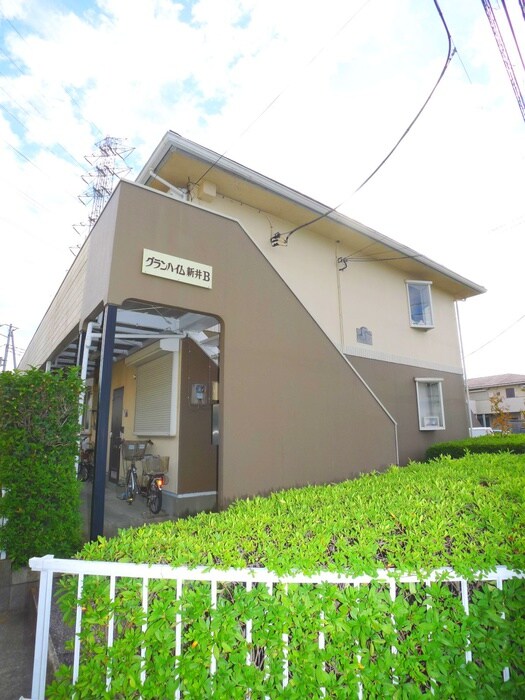 物件外観写真3　(エントランス部分)