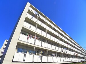 ビレッジハウス検見川６号棟外観写真