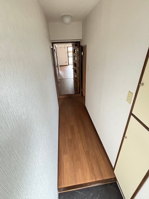 物件内観写真20　(廊下)