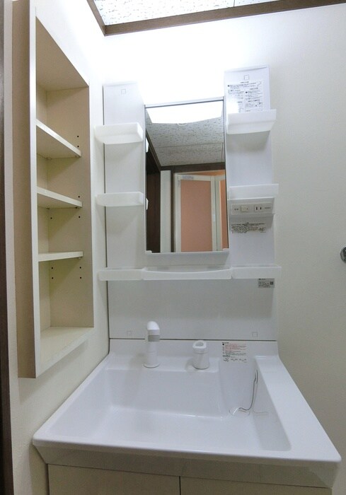 物件内観写真11　(洗面)