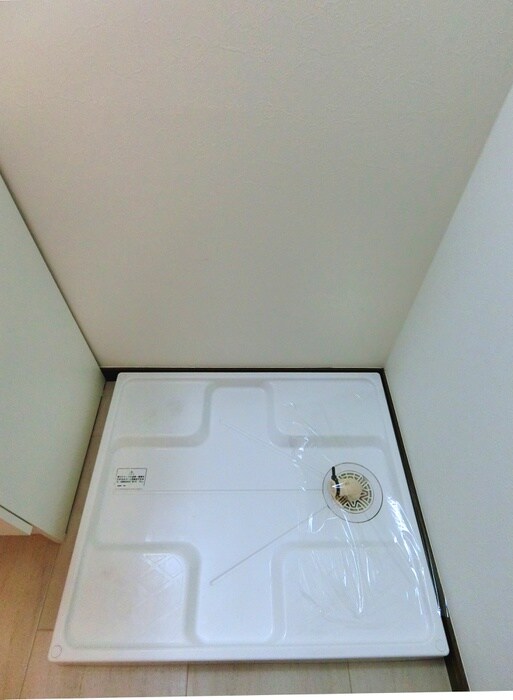 物件内観写真12　(洗濯機置場)