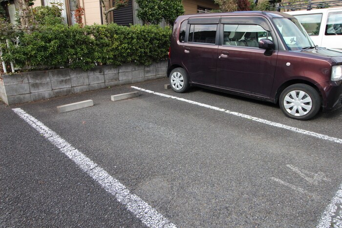 物件外観写真4　(駐車場)