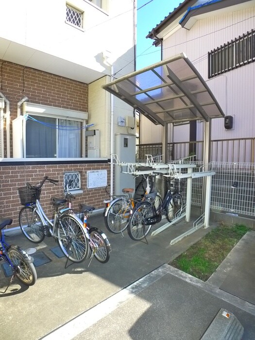 物件外観写真5　(駐輪場)