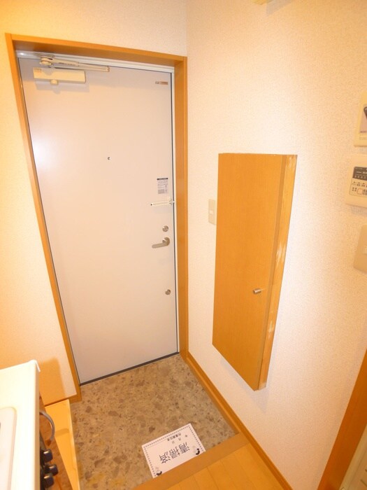物件内観写真16　(玄関)