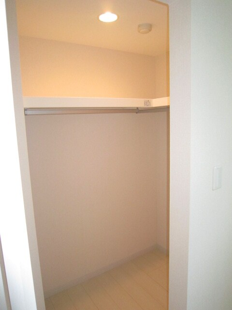 物件内観写真10　(収納)