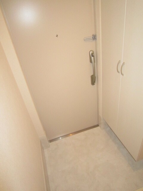 物件内観写真16　(玄関)
